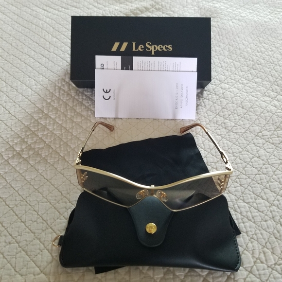 Le Specs | Hyperbole Satin Gold - Picture 4 of 15